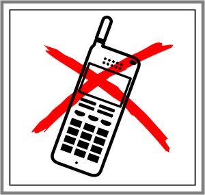 Mobiltelefon használata tilos piktogramos kismatrica tábla